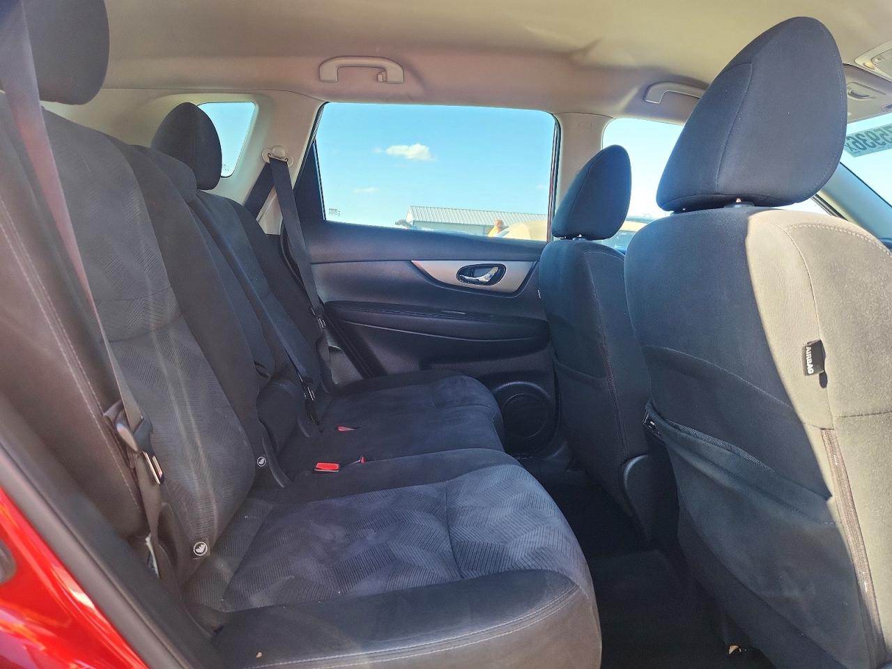 2016 NISSAN ROGUE photo 19