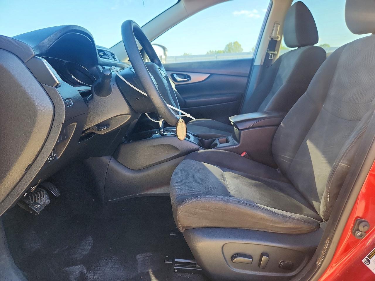 2016 NISSAN ROGUE photo 13