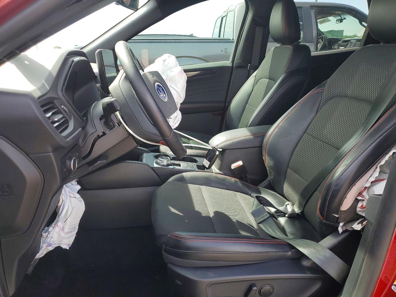 2025 FORD ESCAPE ST LINE photo 19