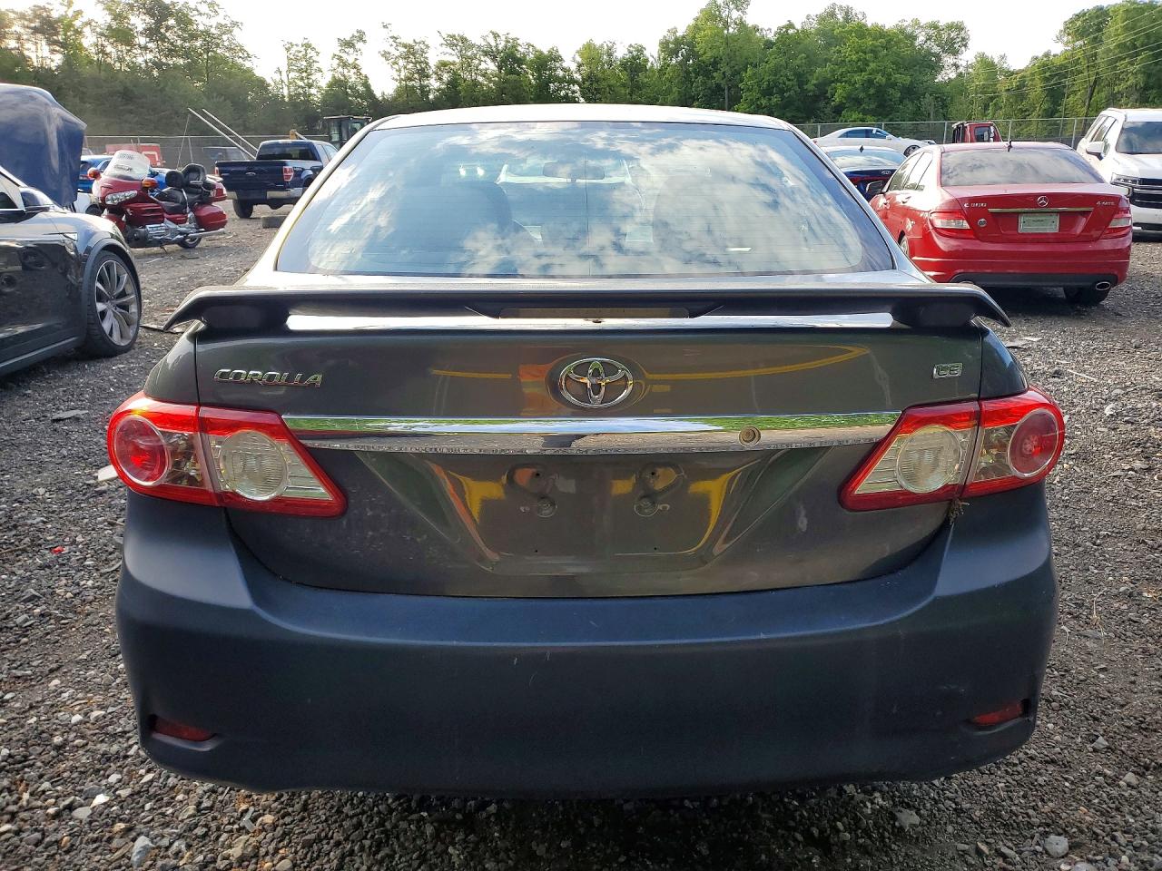 2011 TOYOTA COROLLA photo 16
