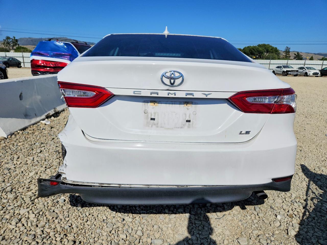 2019 TOYOTA CAMRY LE photo 11