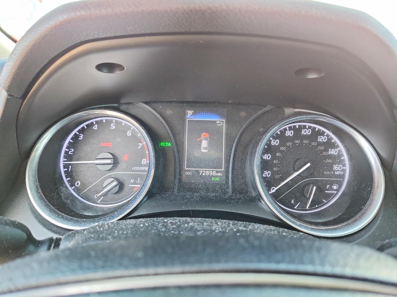 2019 TOYOTA CAMRY LE photo 17