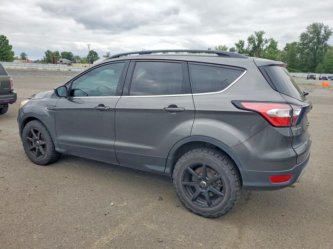 2017 FORD ESCAPE SE photo 4