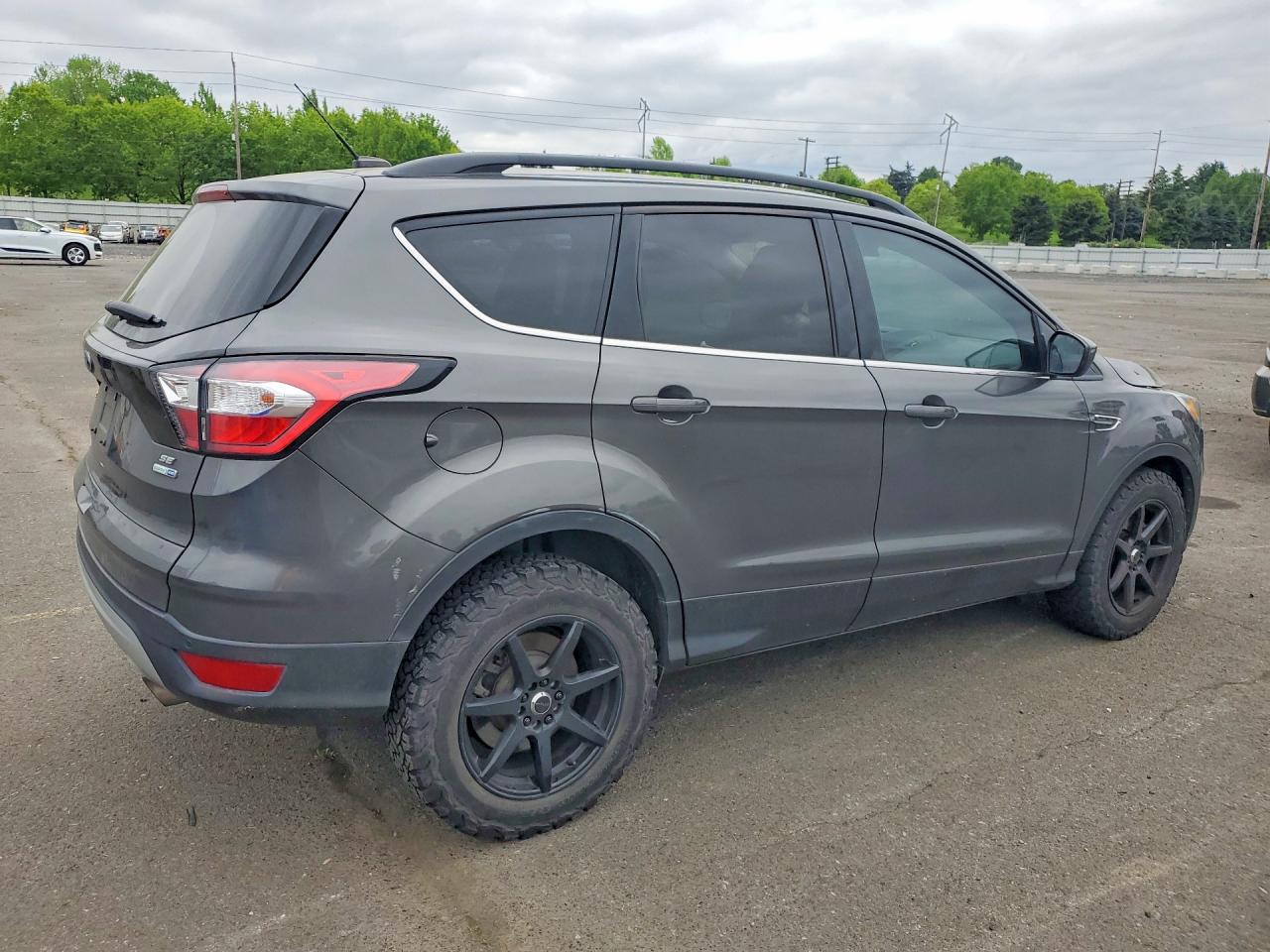 2017 FORD ESCAPE SE photo 7