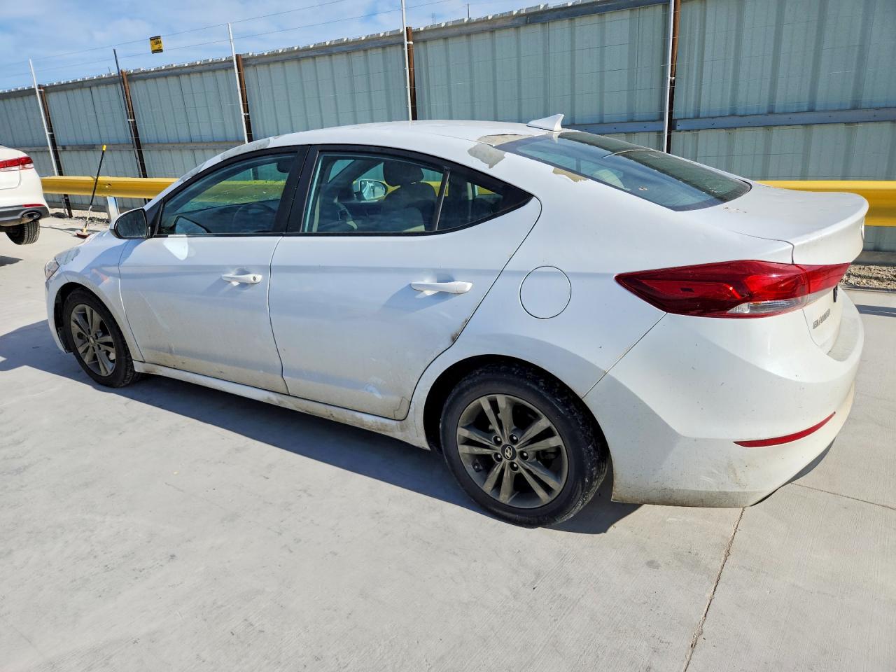 2018 HYUNDAI ELANTRA SEL photo 2