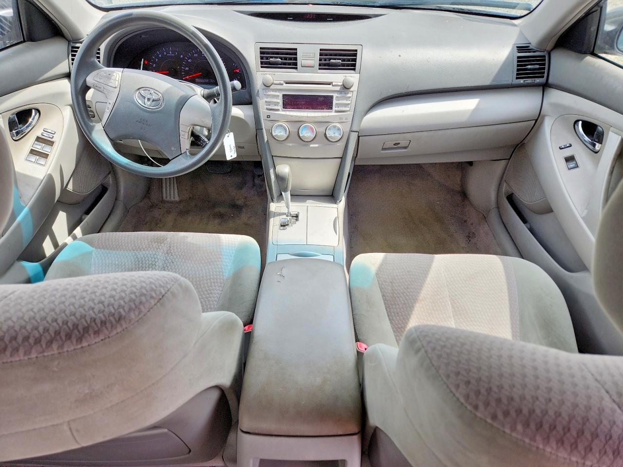 2011 TOYOTA CAMRY LE V6 photo 22