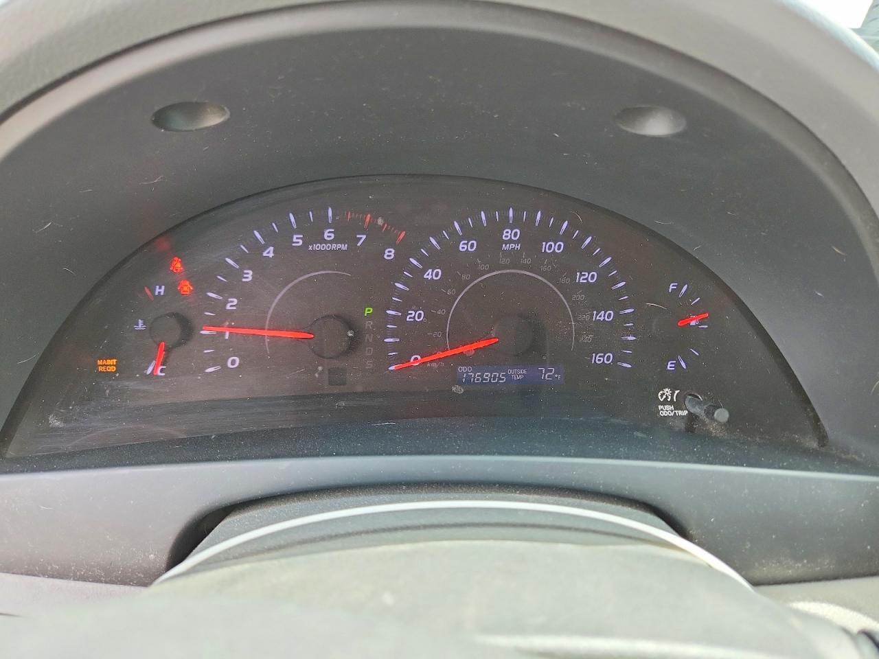 2011 TOYOTA CAMRY LE V6 photo 25