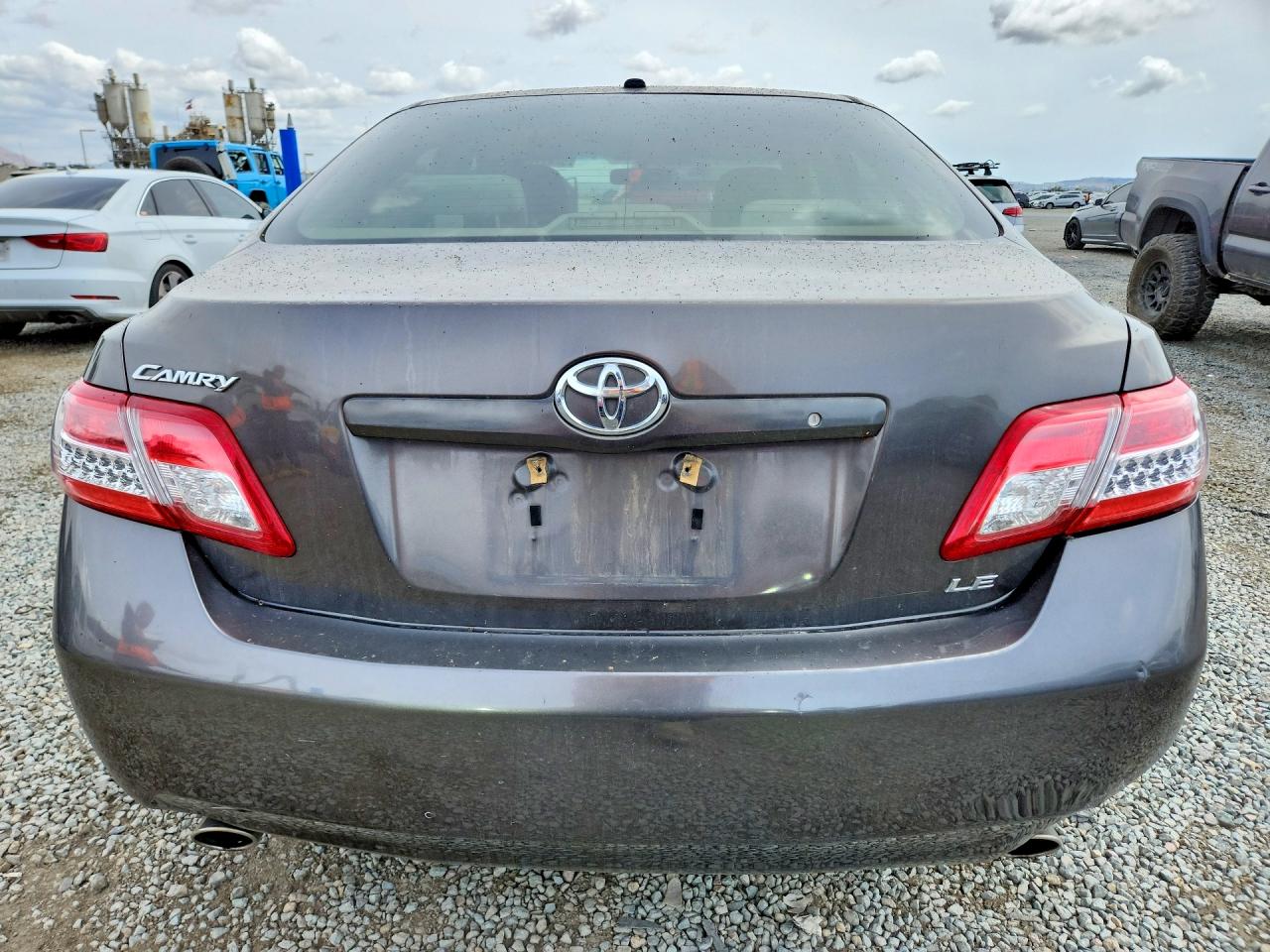 2011 TOYOTA CAMRY LE V6 photo 16
