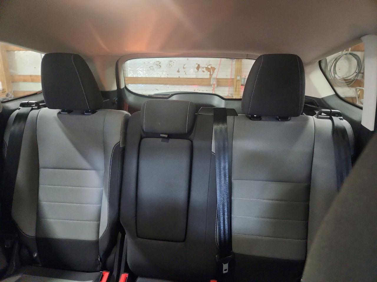 2016 FORD ESCAPE SE photo 19