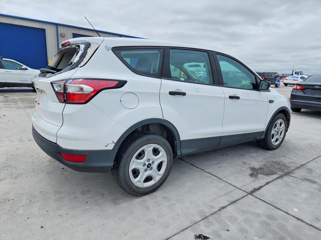 2017 FORD ESCAPE S photo 7