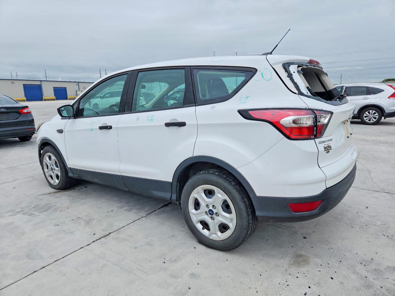 2017 FORD ESCAPE S photo 4
