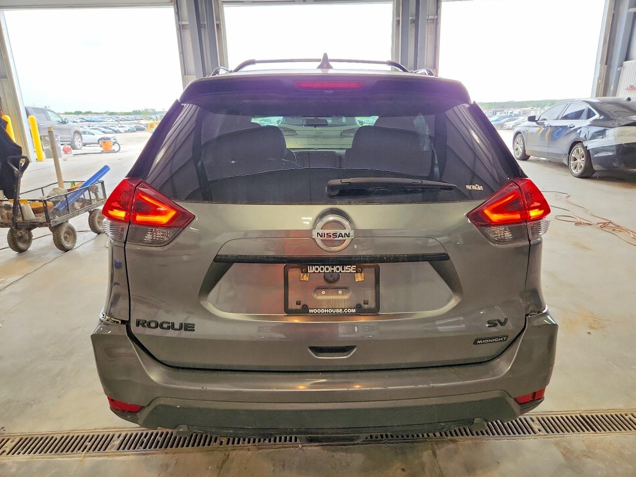 2018 NISSAN ROGUE SV photo 6