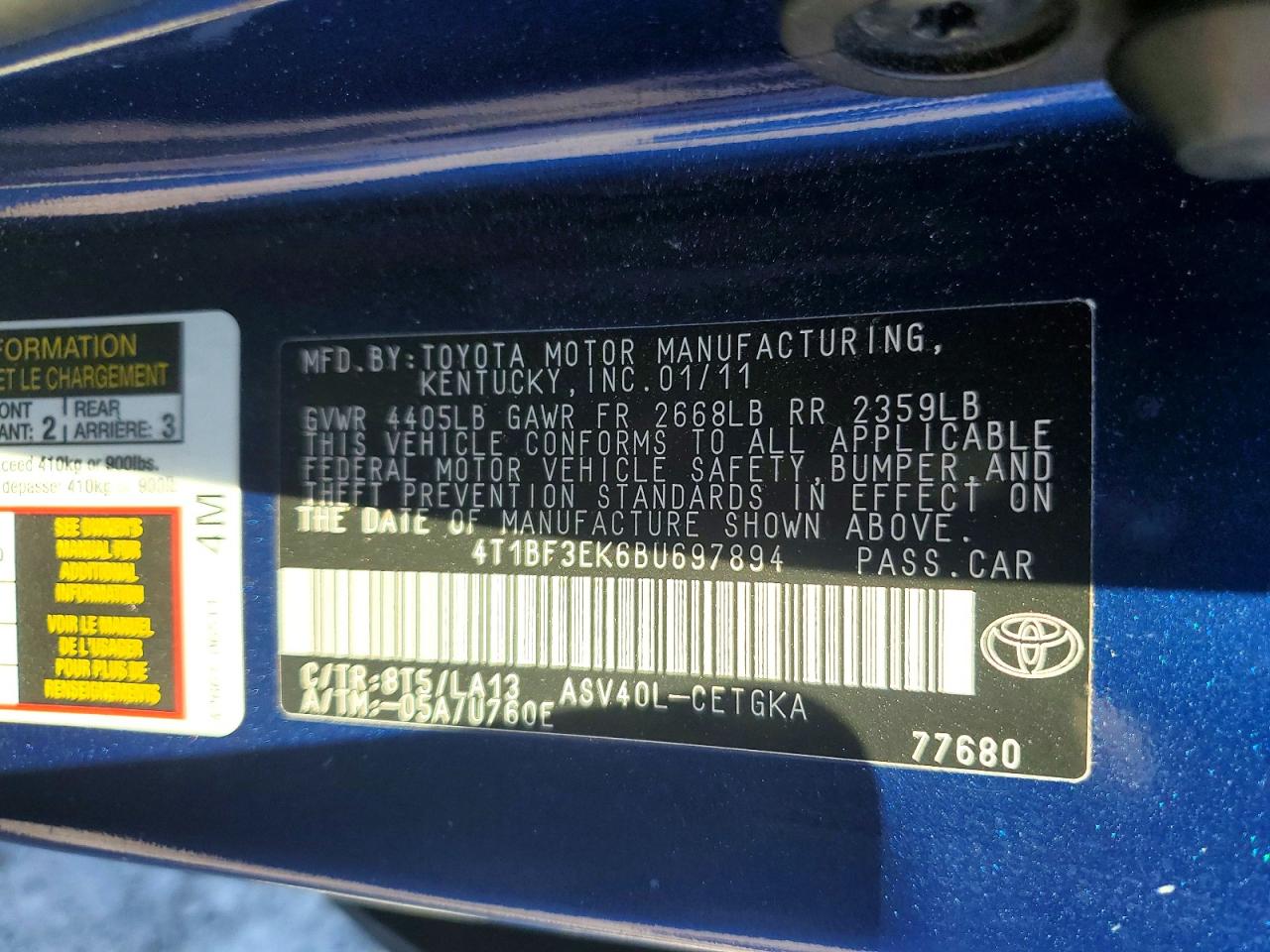 2011 TOYOTA CAMRY XLE photo 12