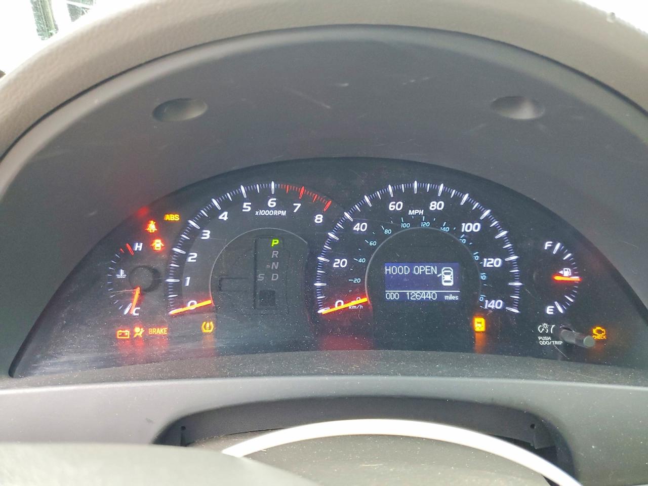2010 TOYOTA CAMRY XLE photo 25