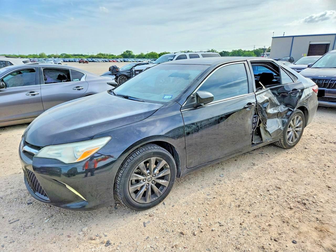 2015 TOYOTA CAMRY