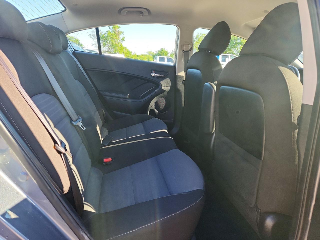 2017 KIA FORTE S photo 28