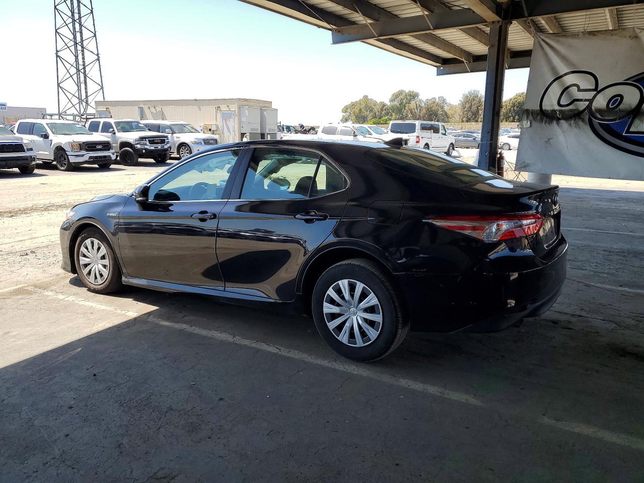 2020 TOYOTA CAMRY LE photo 4
