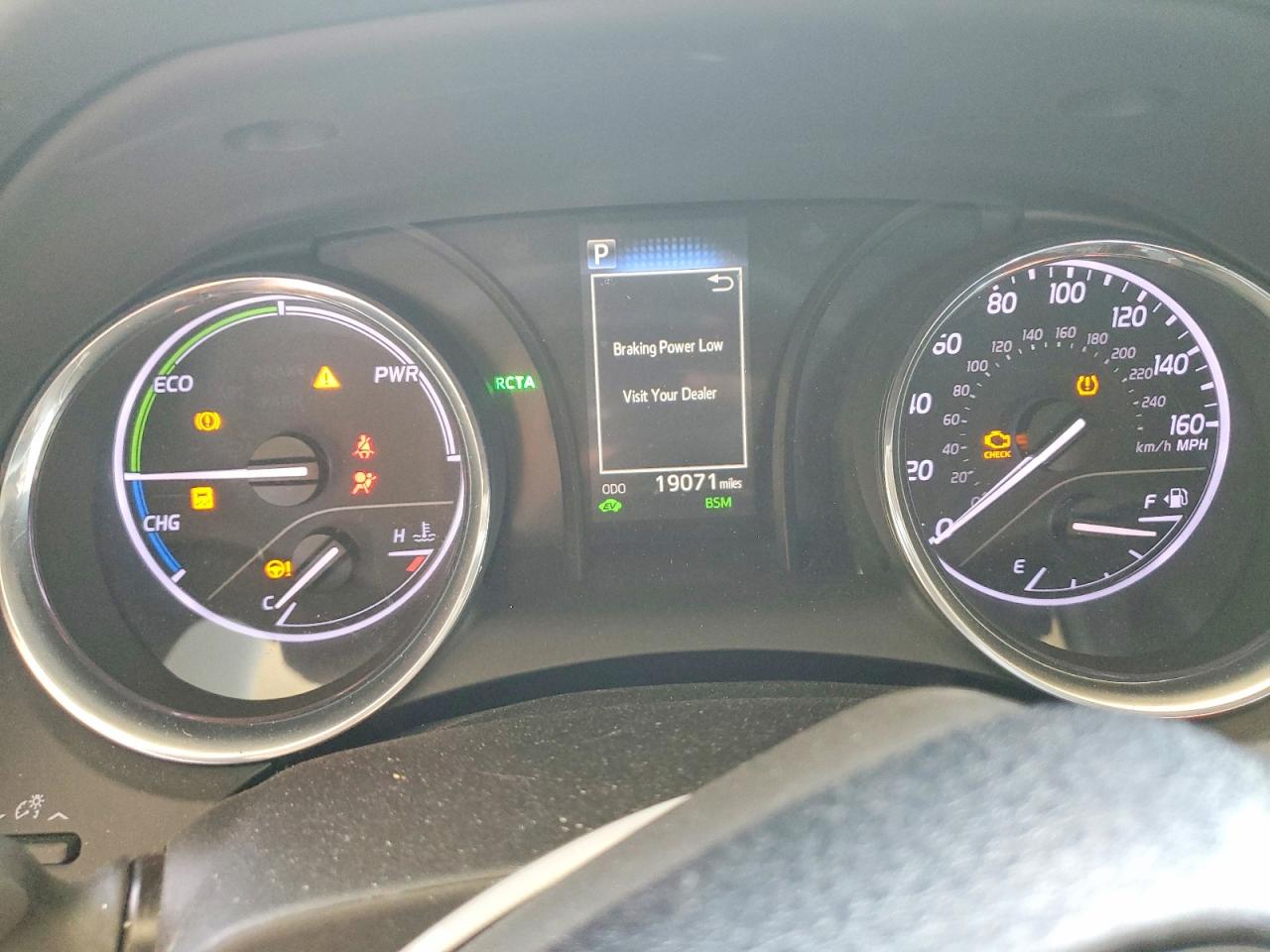 2020 TOYOTA CAMRY LE photo 25