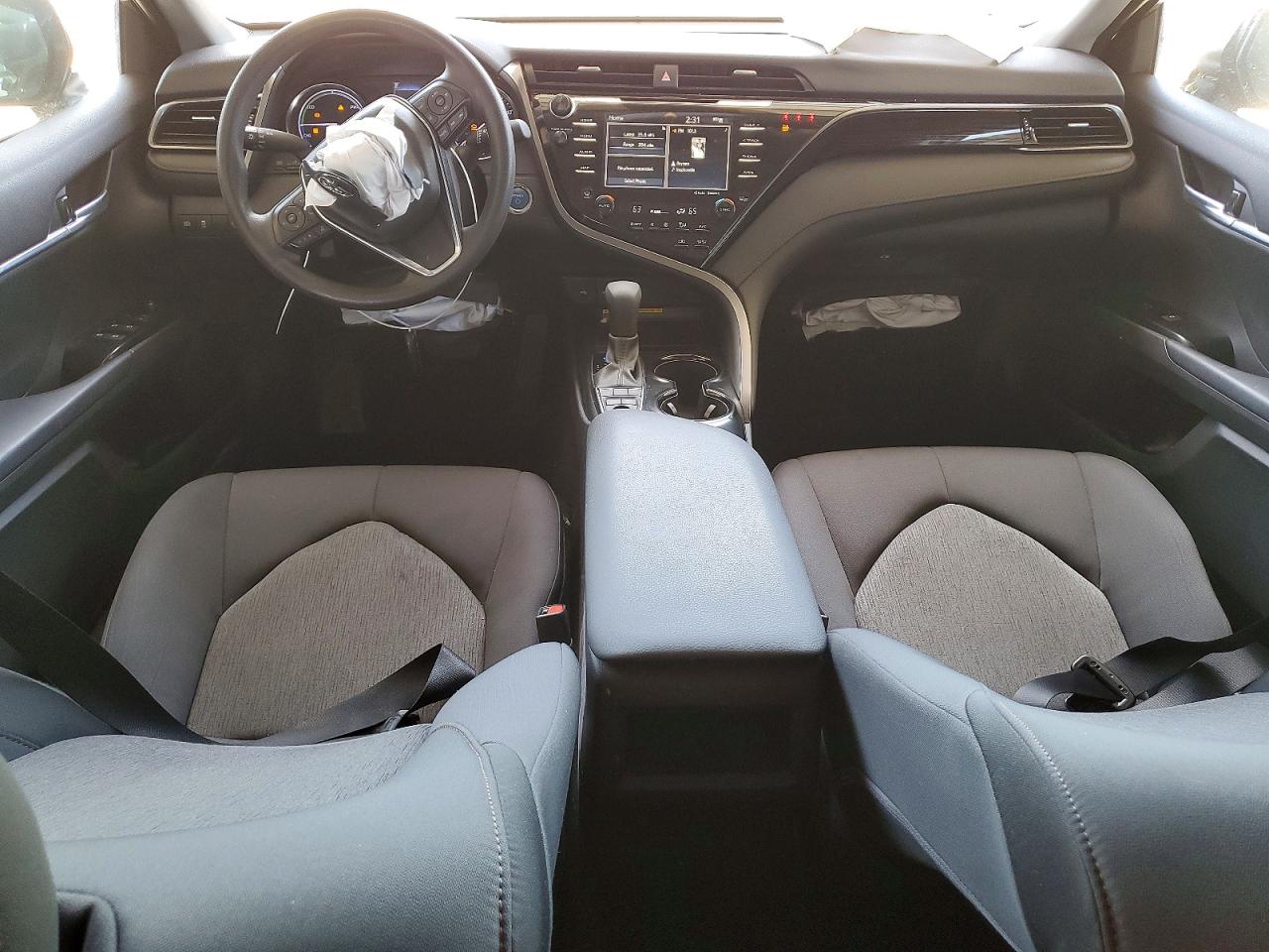 2020 TOYOTA CAMRY LE photo 22