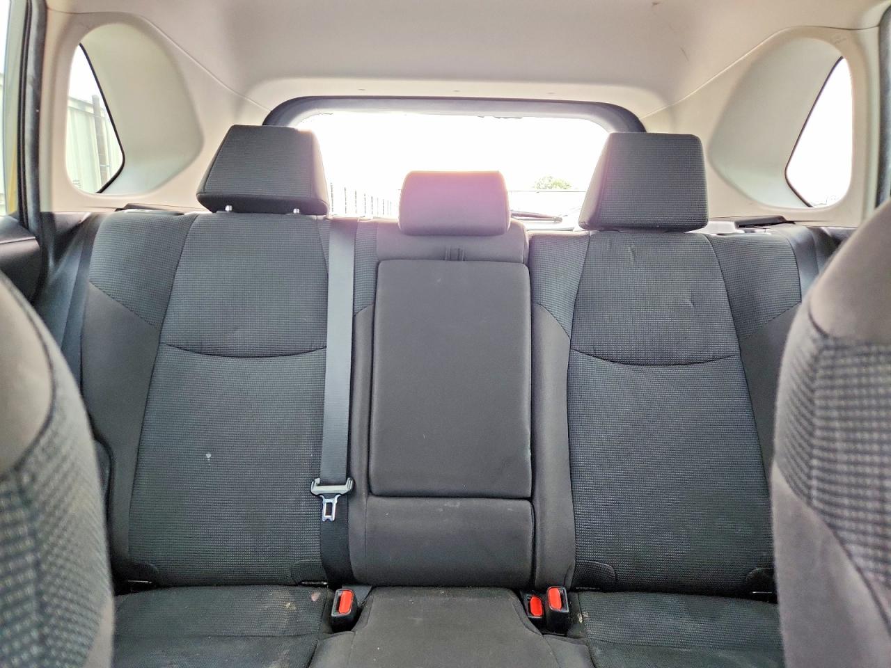 2022 TOYOTA RAV4 LE photo 10