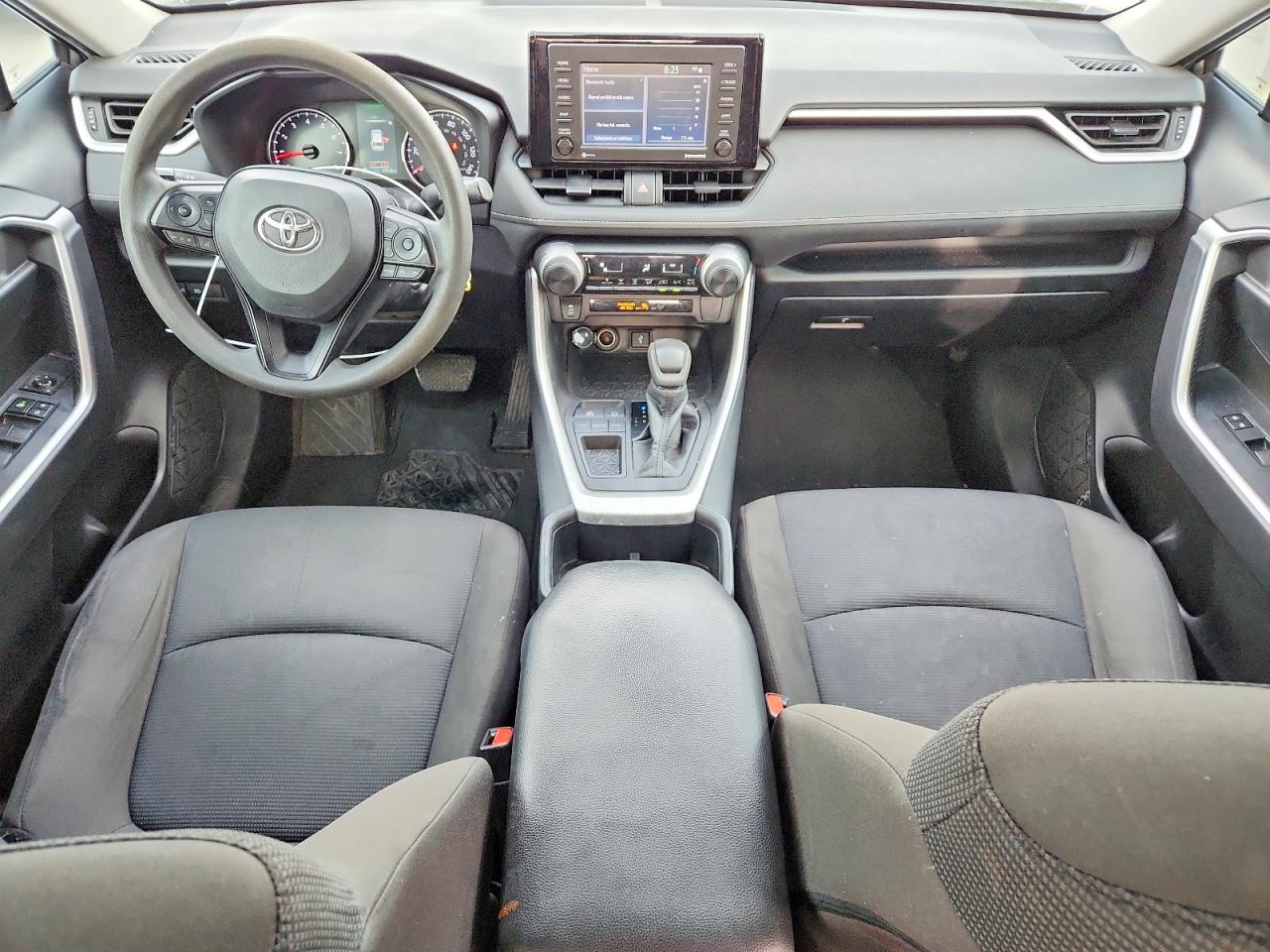 2022 TOYOTA RAV4 LE photo 8