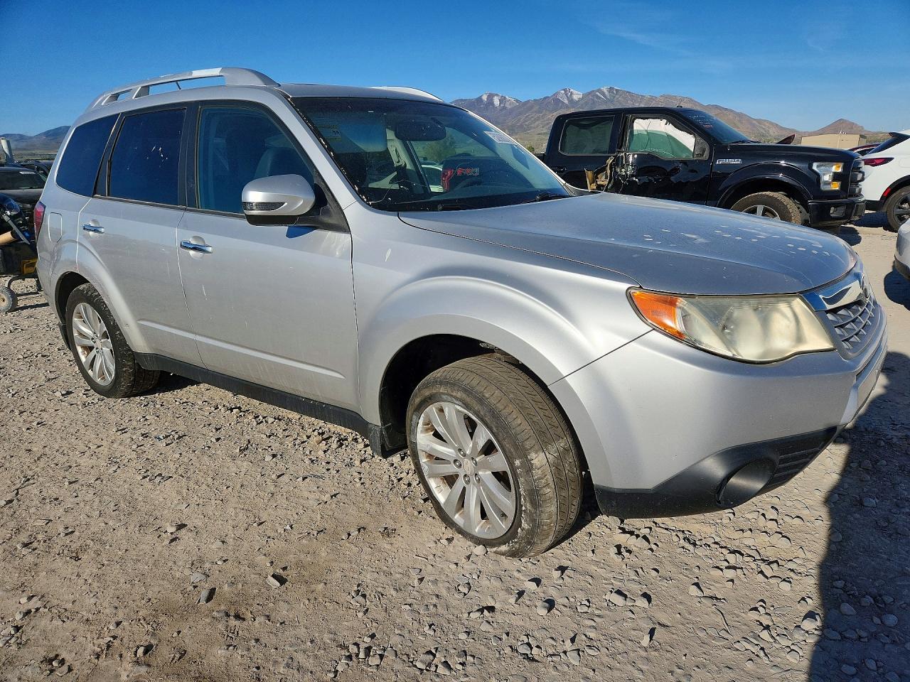 2011 SUBARU FORESTER TOURING photo 4