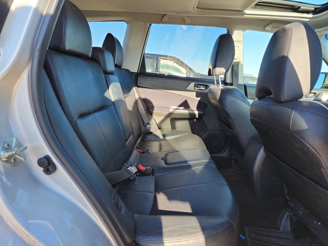 2011 SUBARU FORESTER TOURING photo 11