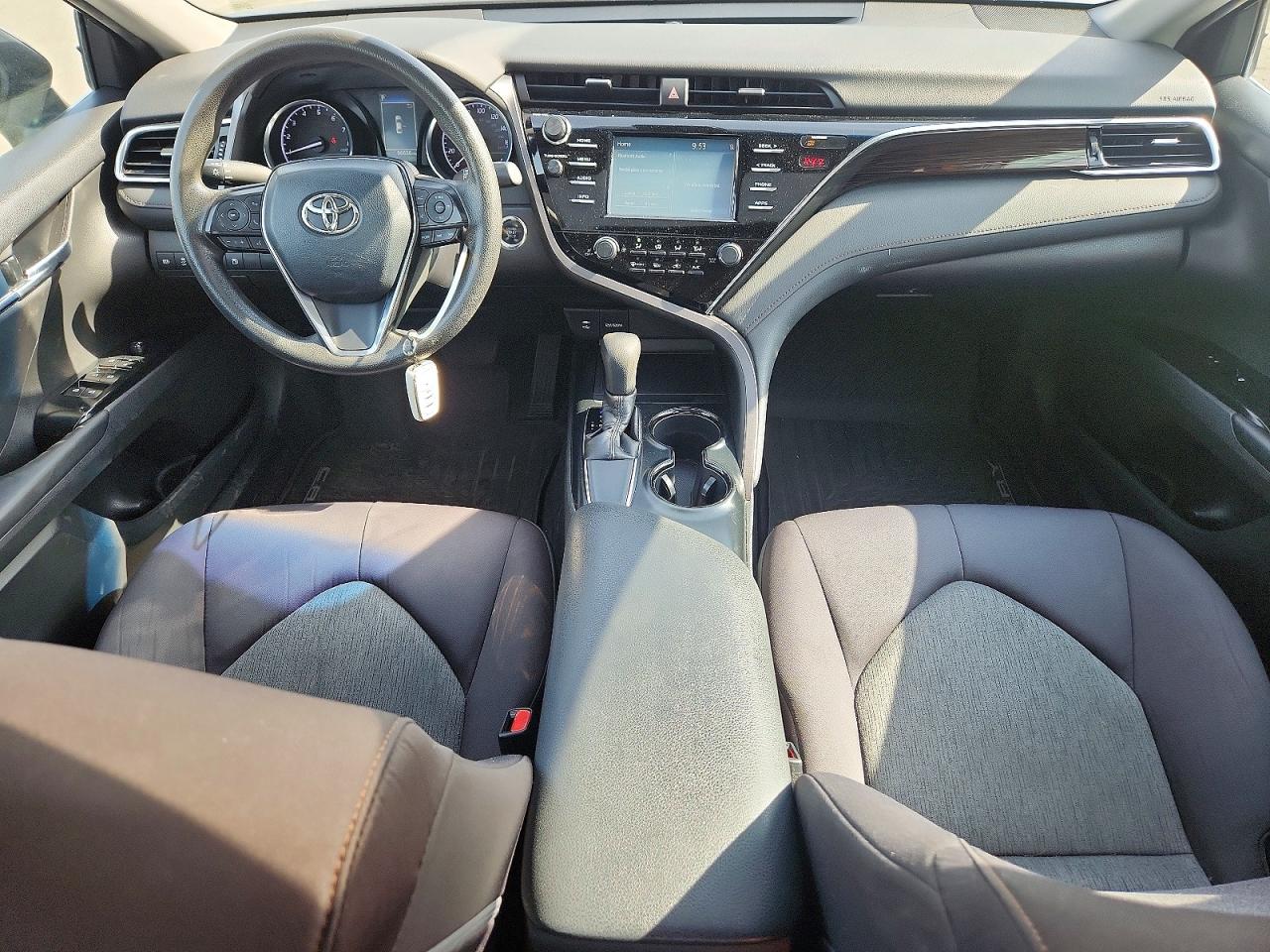 2018 TOYOTA CAMRY LE photo 22
