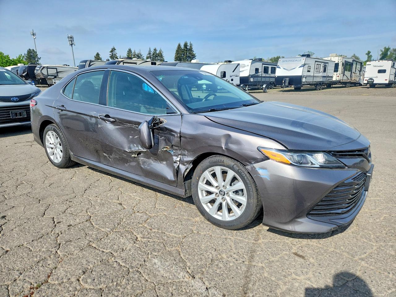 2018 TOYOTA CAMRY LE photo 10