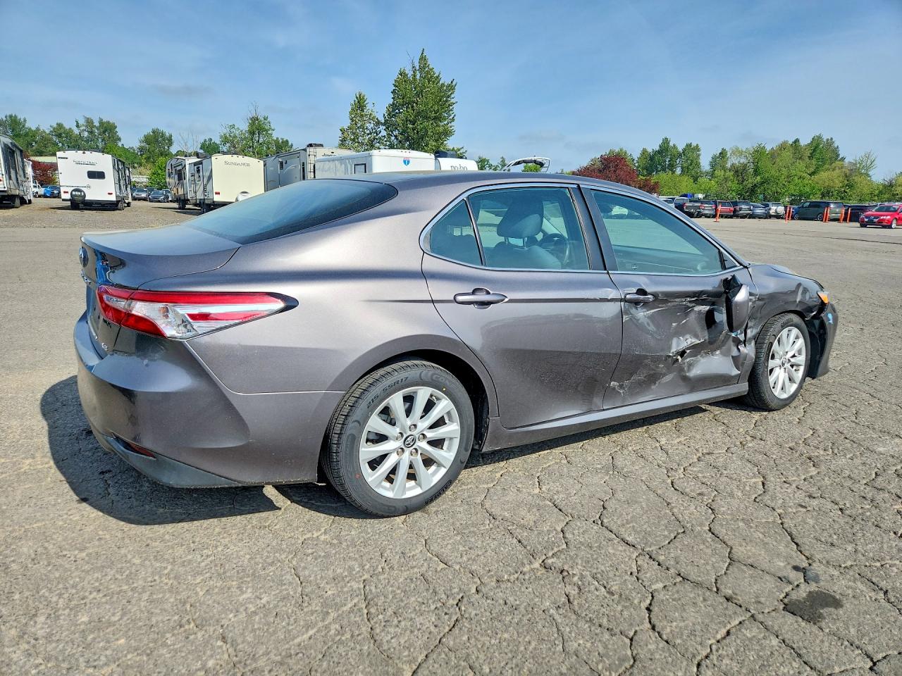 2018 TOYOTA CAMRY LE photo 7