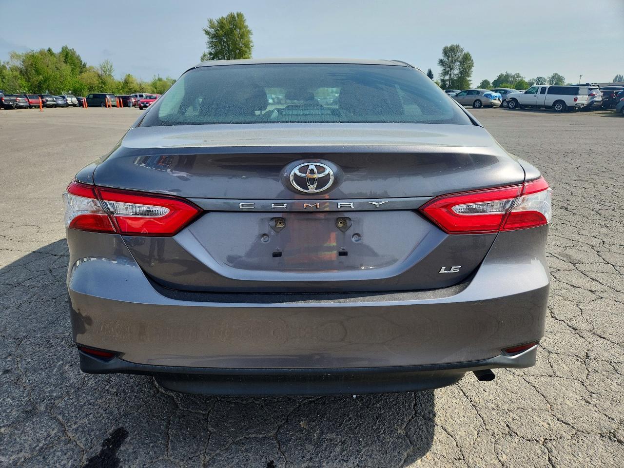 2018 TOYOTA CAMRY LE photo 16