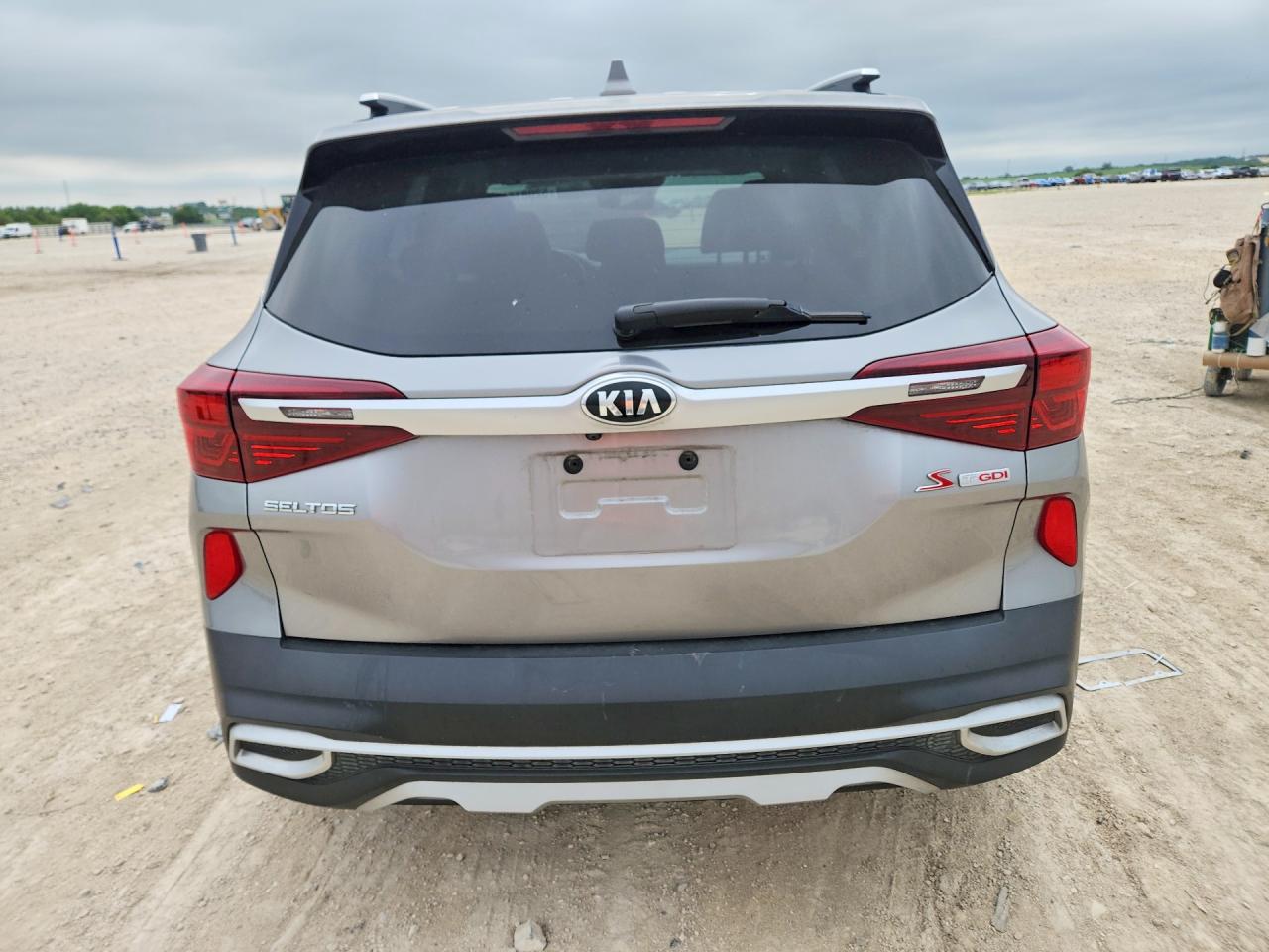 2021 KIA SELTOS S photo 11