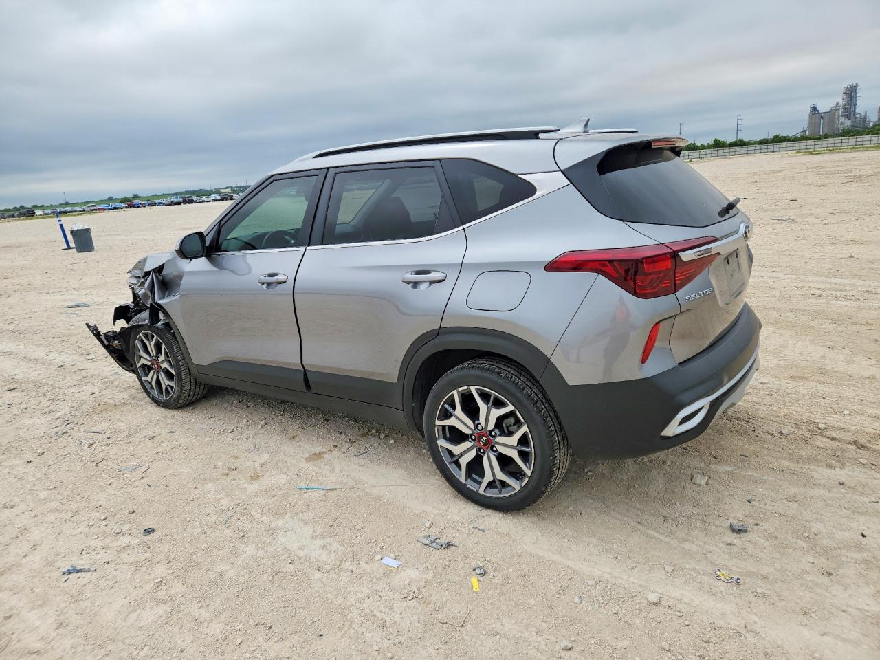 2021 KIA SELTOS S photo 3