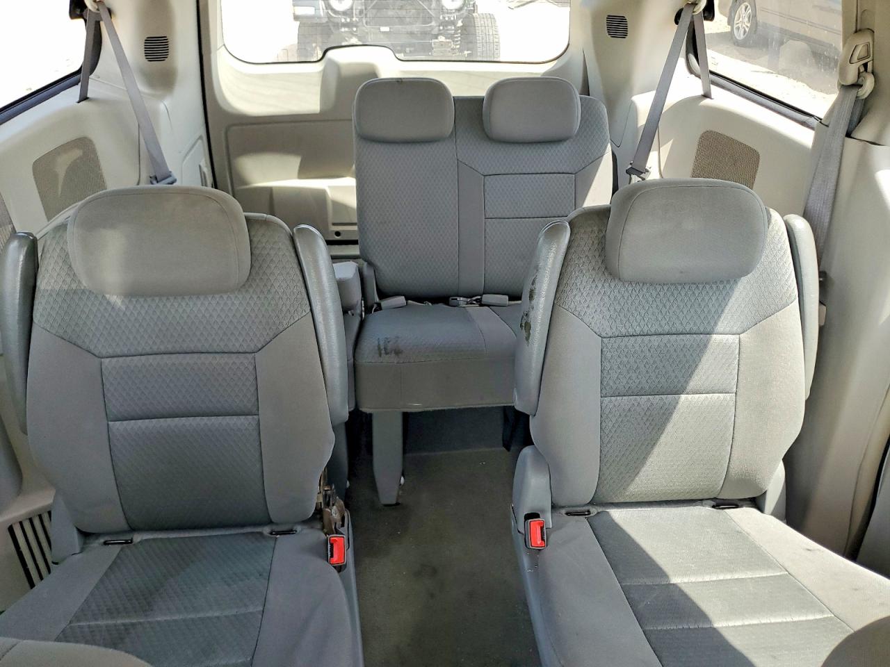 2010 CHRYSLER TOWN & COUNTRY TOURING photo 19