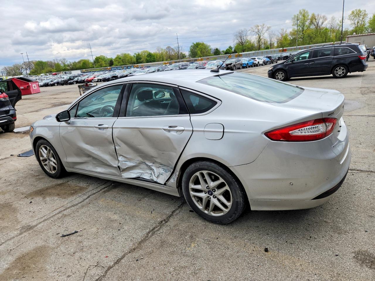 2014 FORD FUSION SE photo 4