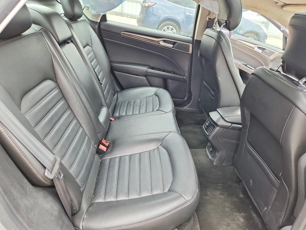 2014 FORD FUSION SE photo 28