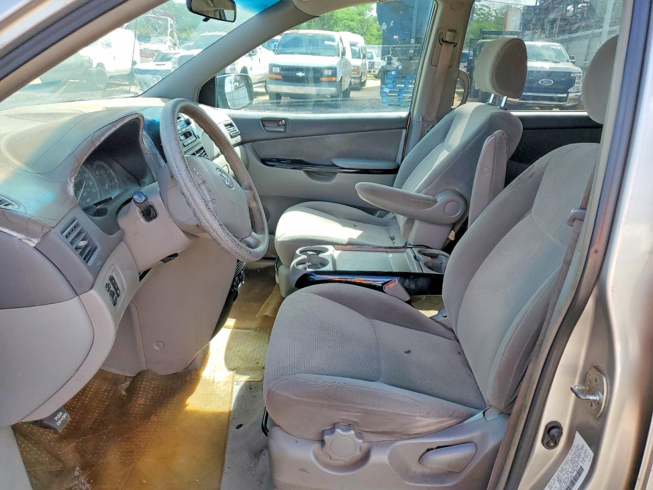 2004 TOYOTA SIENNA CE 7 PASSENGER photo 13