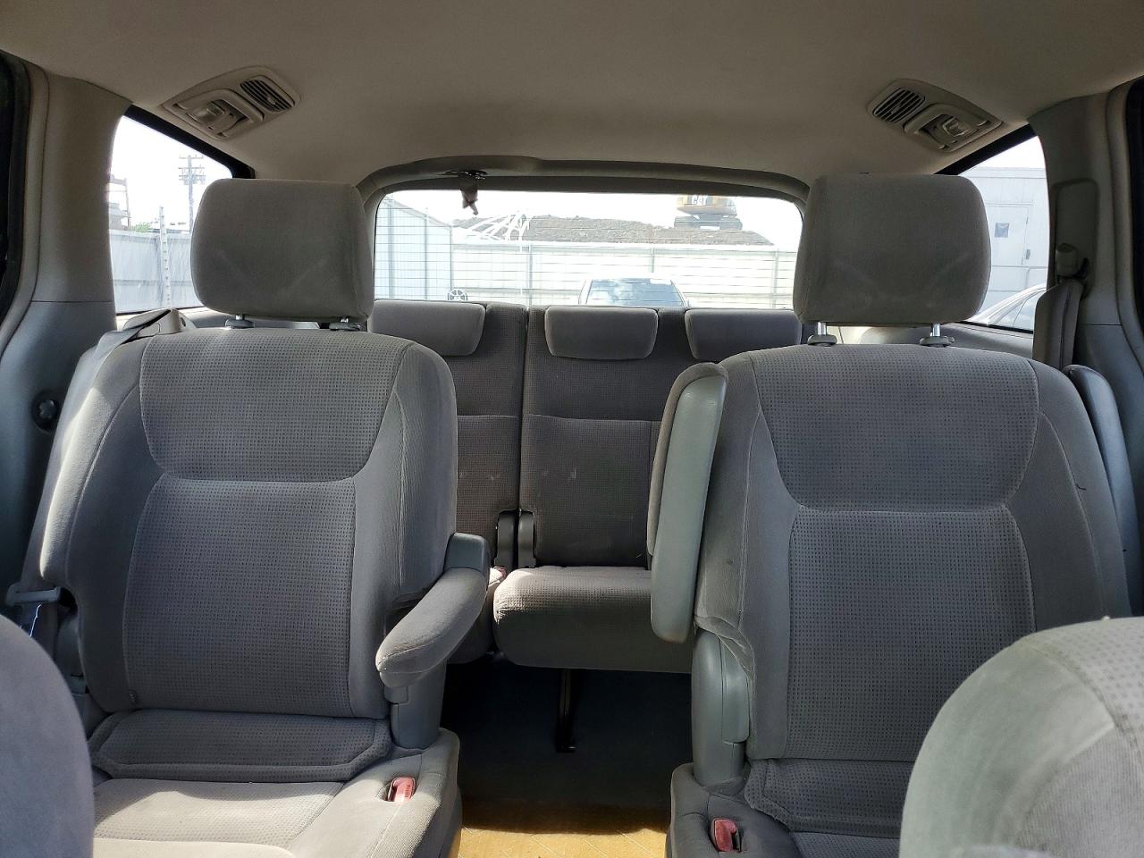 2004 TOYOTA SIENNA CE 7 PASSENGER photo 19