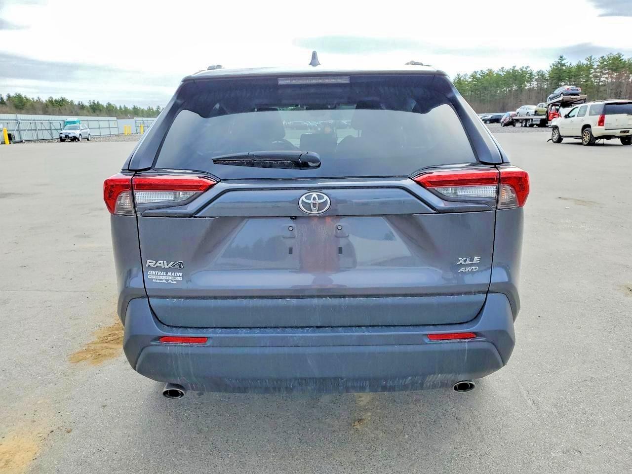 2024 TOYOTA RAV4 XLE PREMIUM photo 16