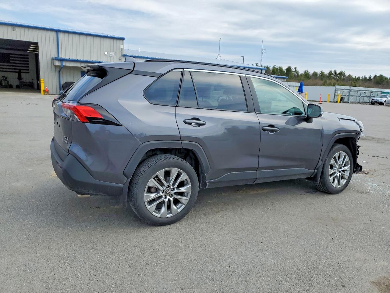 2024 TOYOTA RAV4 XLE PREMIUM photo 7