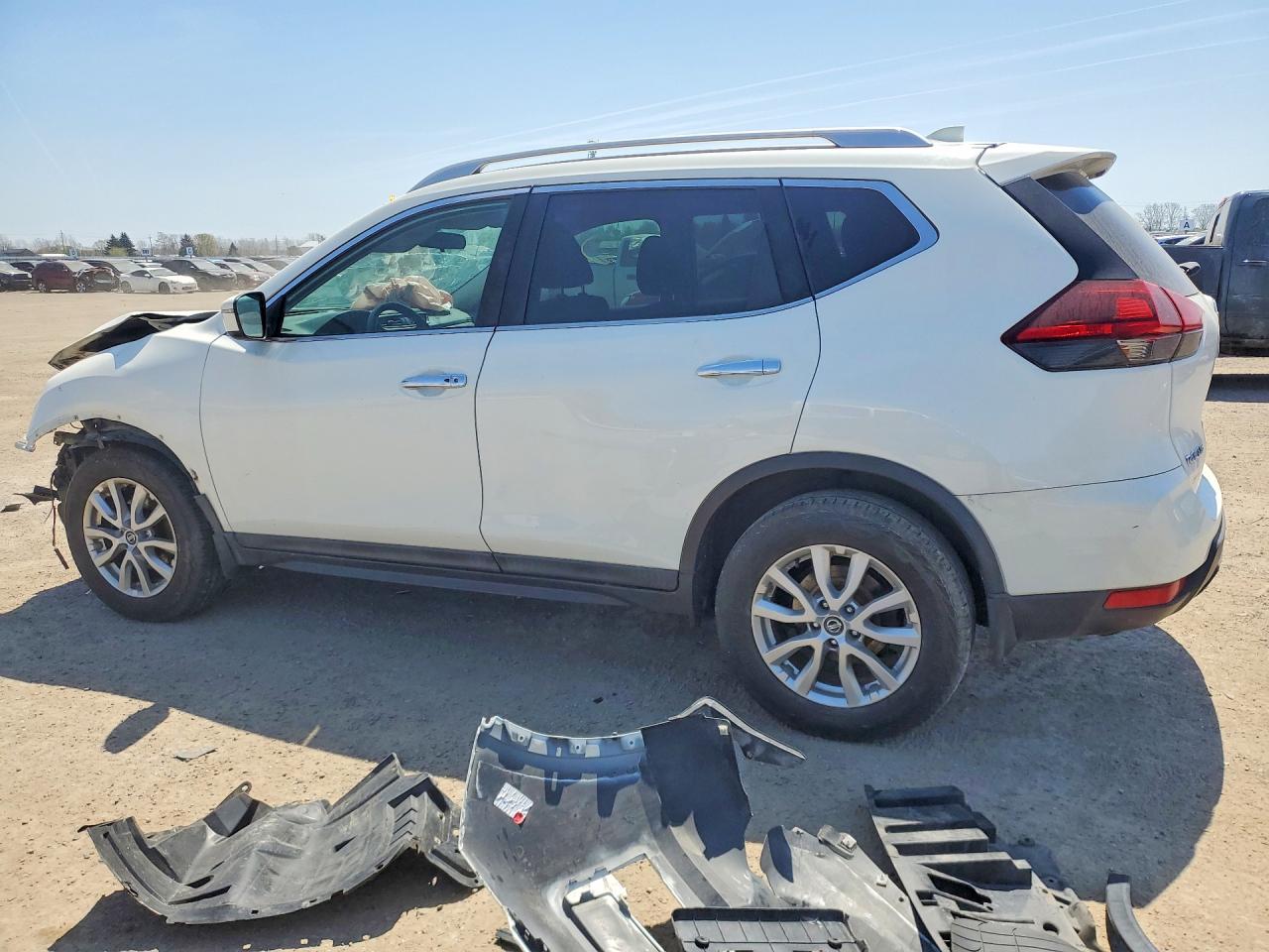2018 NISSAN ROGUE S photo 4