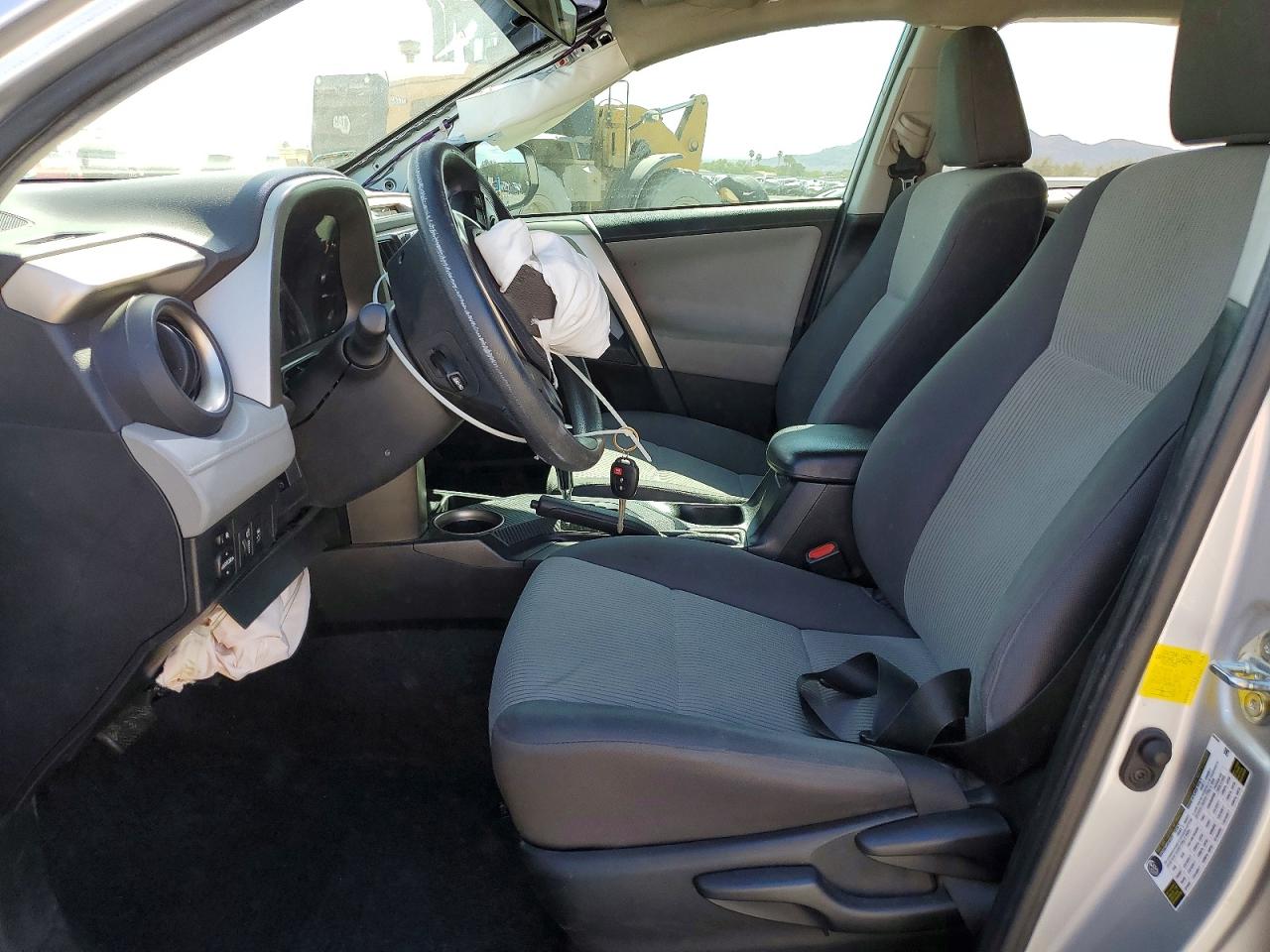2015 TOYOTA RAV4 LE photo 13