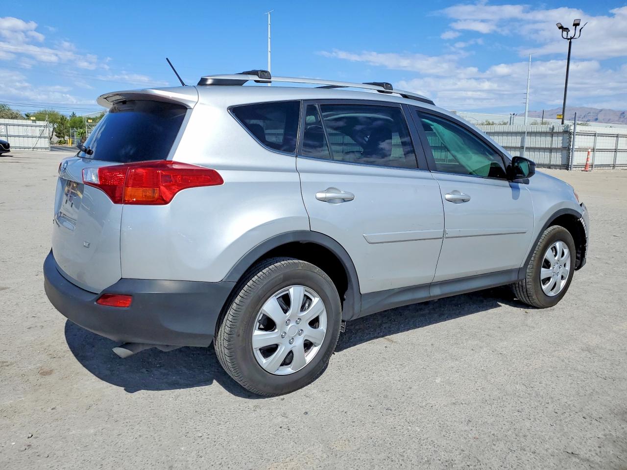 2015 TOYOTA RAV4 LE photo 5