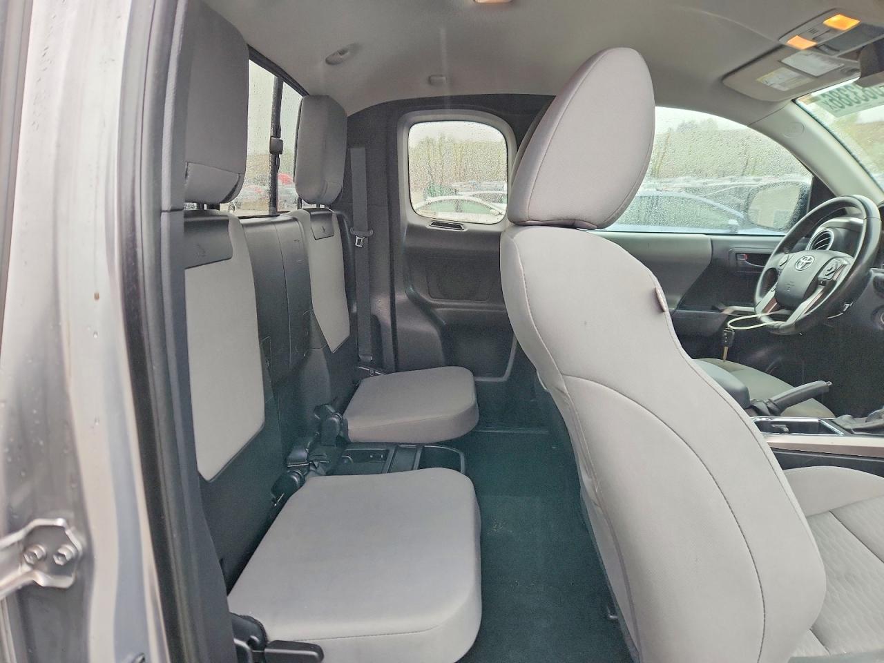 2017 TOYOTA TACOMA SR5 V6 photo 28