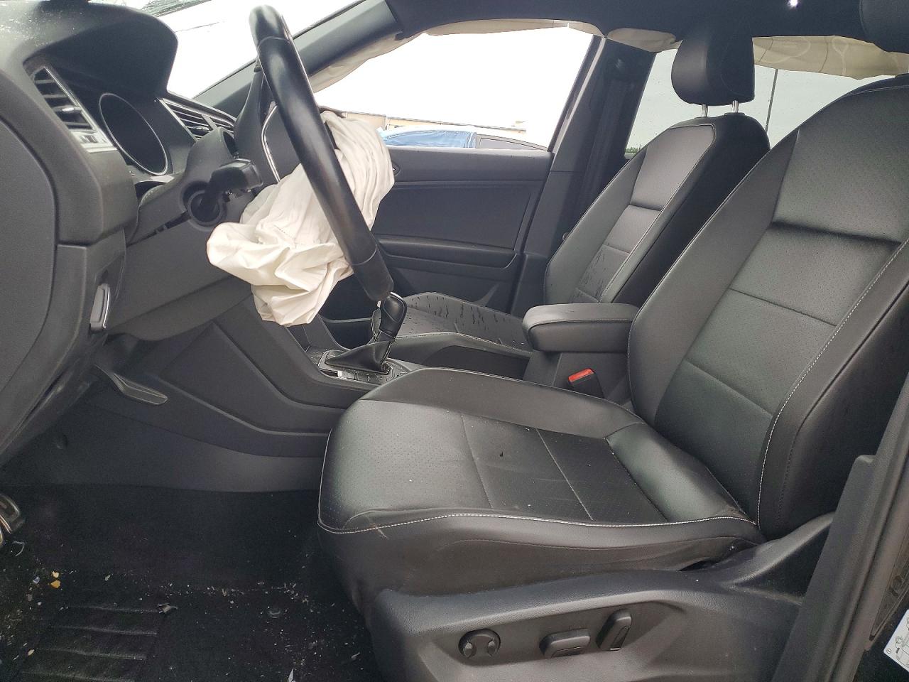 2021 VOLKSWAGEN TIGUAN SE photo 13