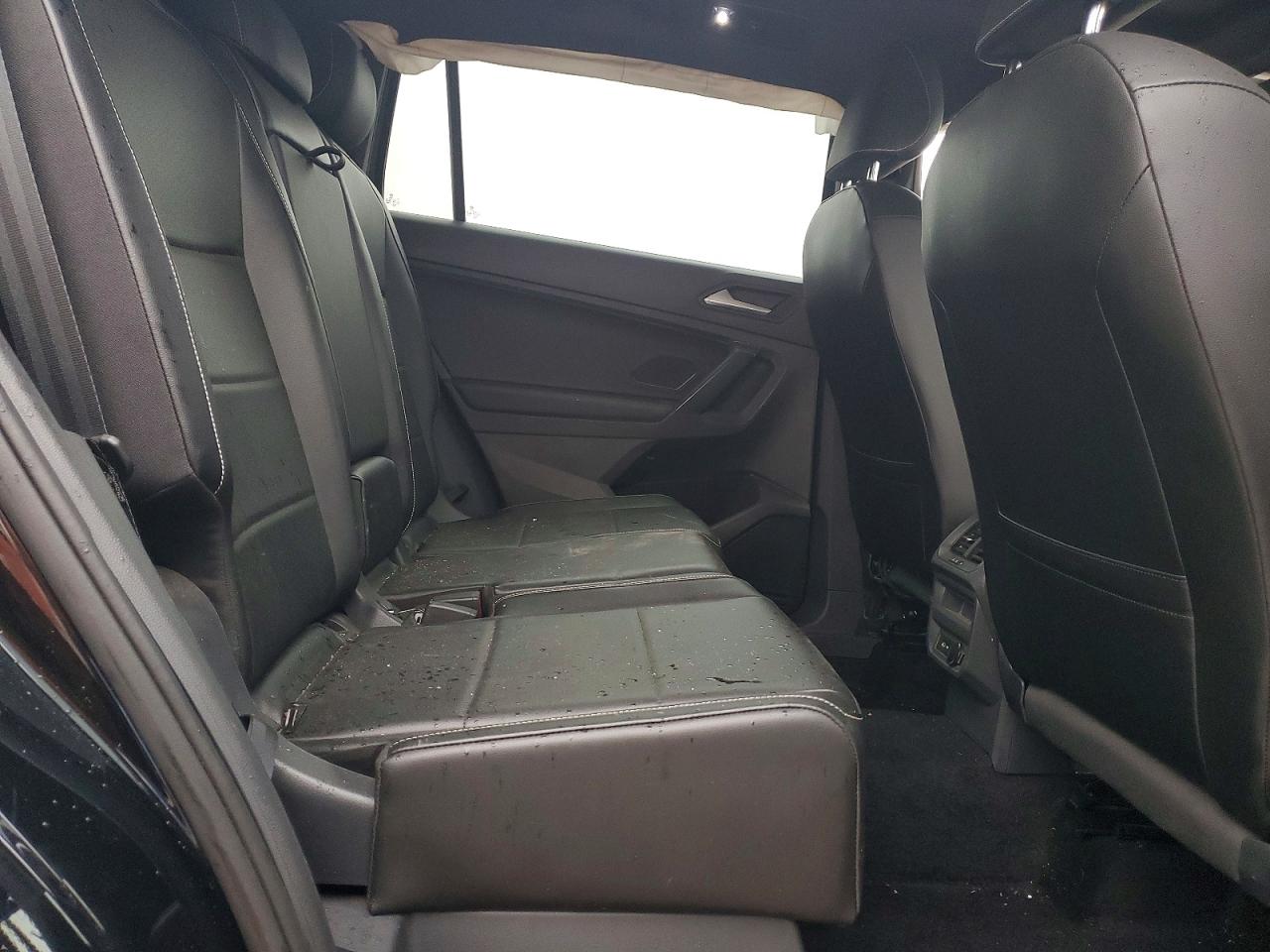 2021 VOLKSWAGEN TIGUAN SE photo 21