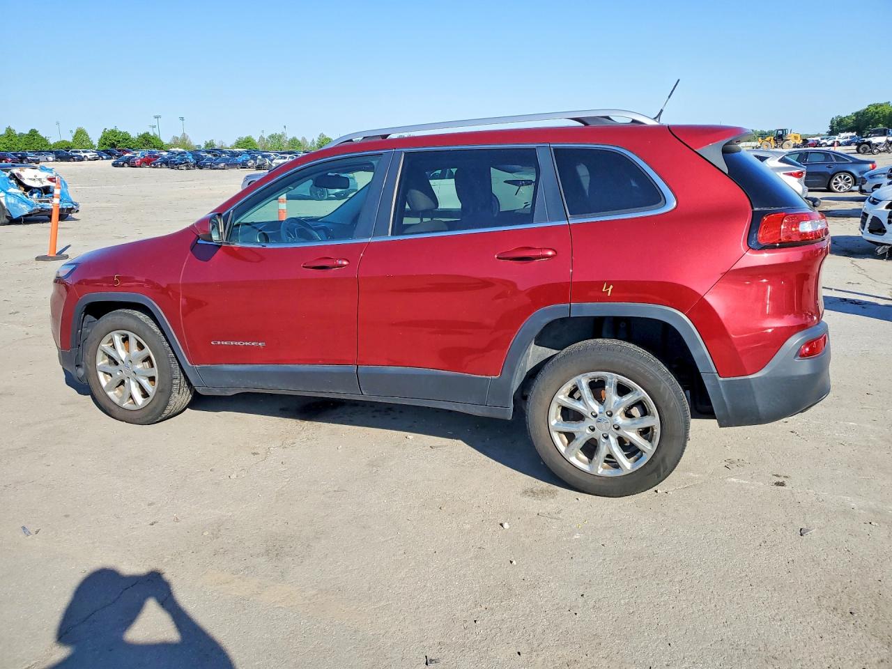 2015 JEEP CHEROKEE LATITUDE photo 4