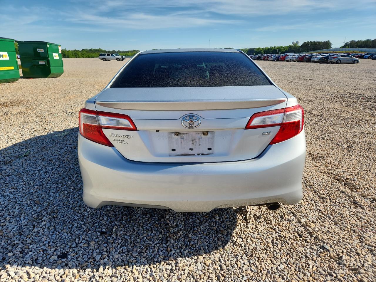 2014 TOYOTA CAMRY SE photo 16