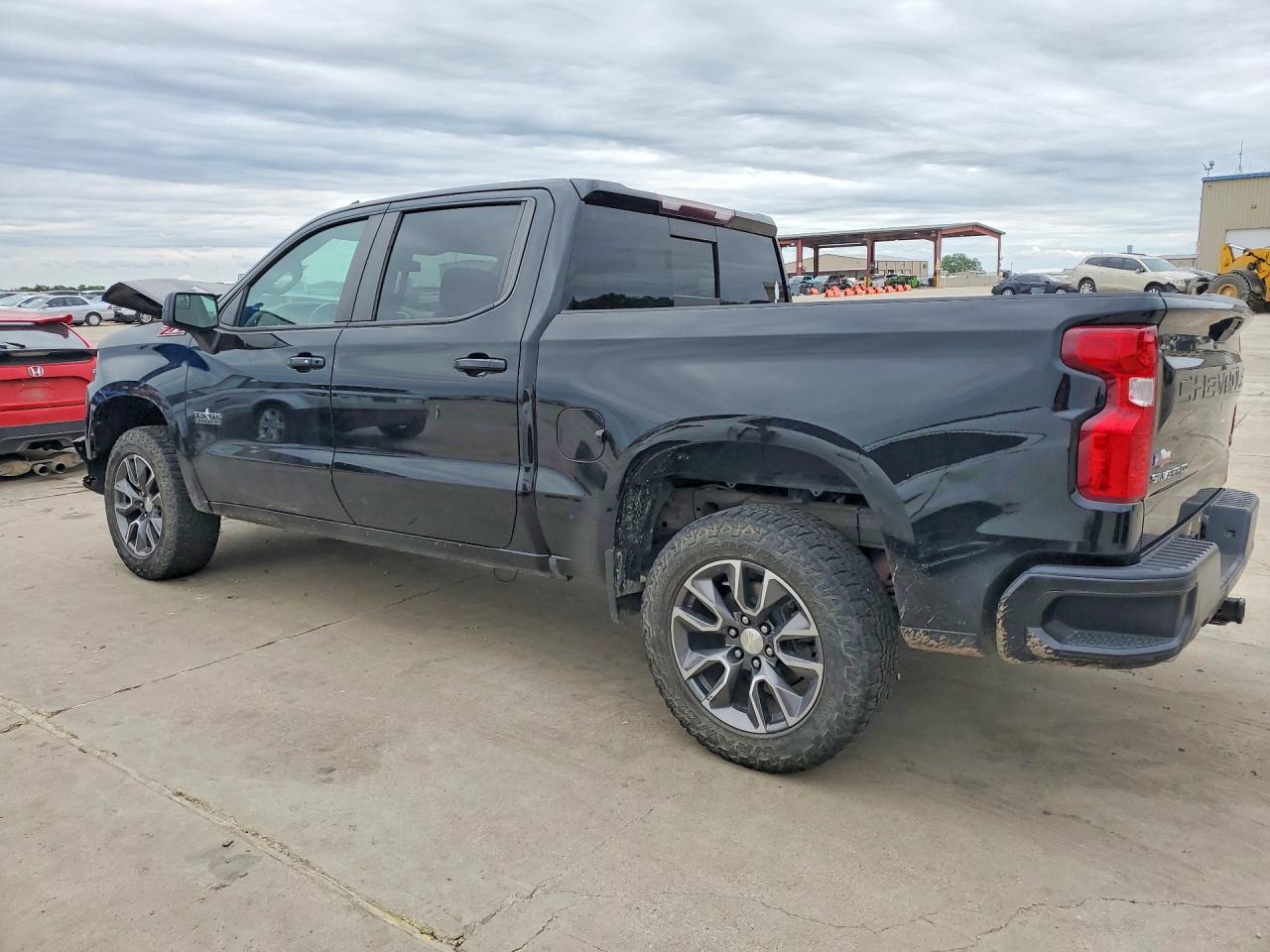 2020 CHEVROLET SILVERADO K1500 LT photo 4