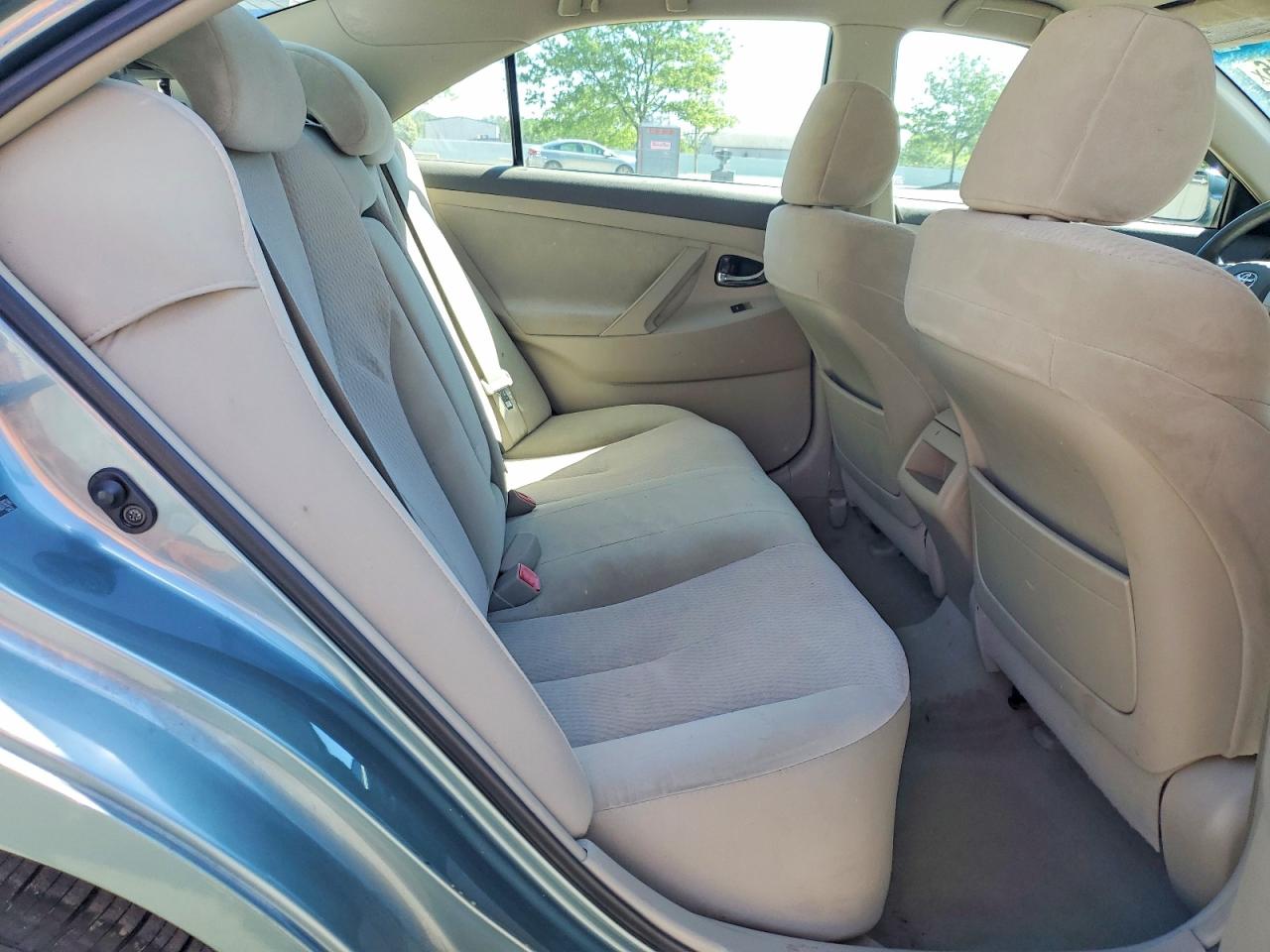 2010 TOYOTA CAMRY LE photo 19